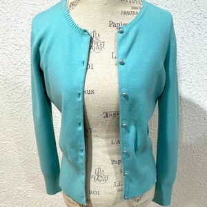 Sz M | Beautiful Light Blue Cardigan